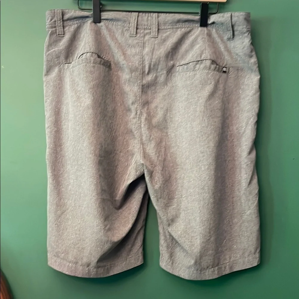 Travis Mathew Grey Men's 34 Golf Shorts Summer Outdoors Active